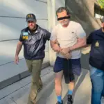 Detienen en Argentina al contralmirante Fernando Farías Laguna, acusado de liderar una red de huachicol fiscal en México.